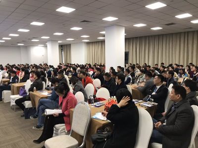 營銷管理與創(chuàng)新 贏在“拐點(diǎn)” ——清華大學(xué)劉春華老師為中厚教育咨詢定制授課